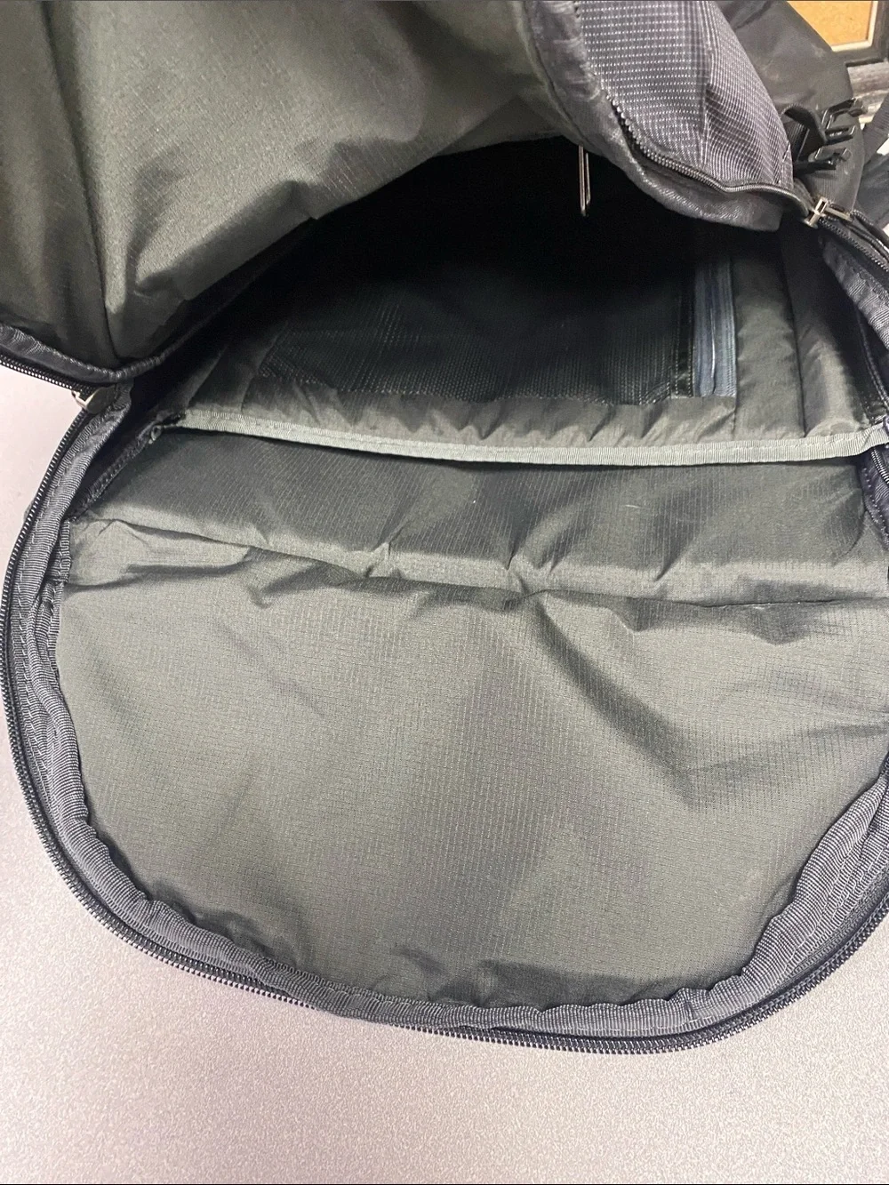Thule Black Men's Everyday Backpack